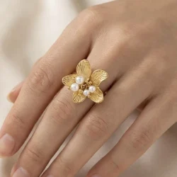 Bague fleur et perle