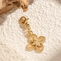 Pendentif acier inoxydable fleur quatre pétales